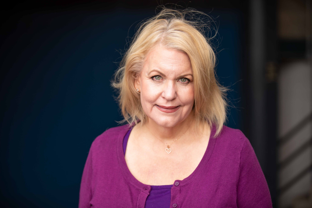 EMMA MESSENGER*
